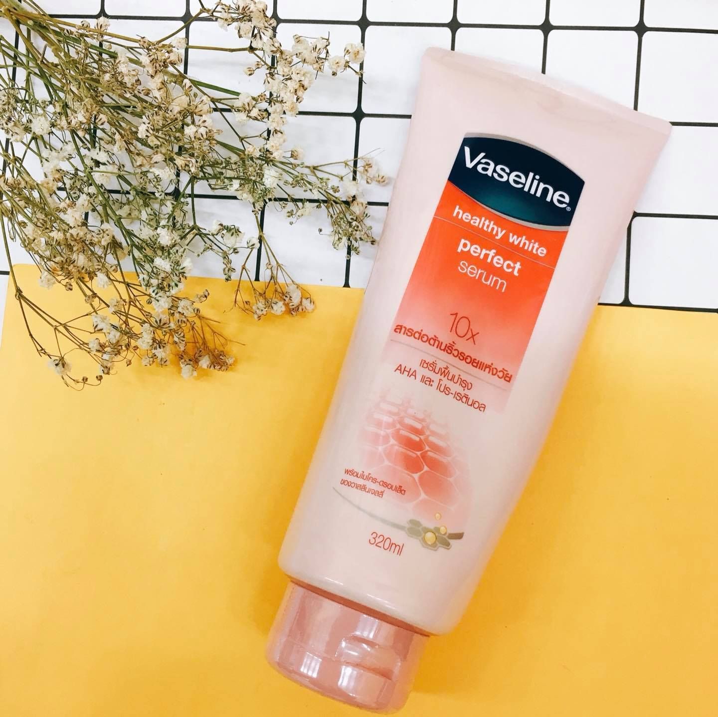 Sữa dưỡng thể trắng da Vaseline Healthy White Perfect Serum 10X - 320ml