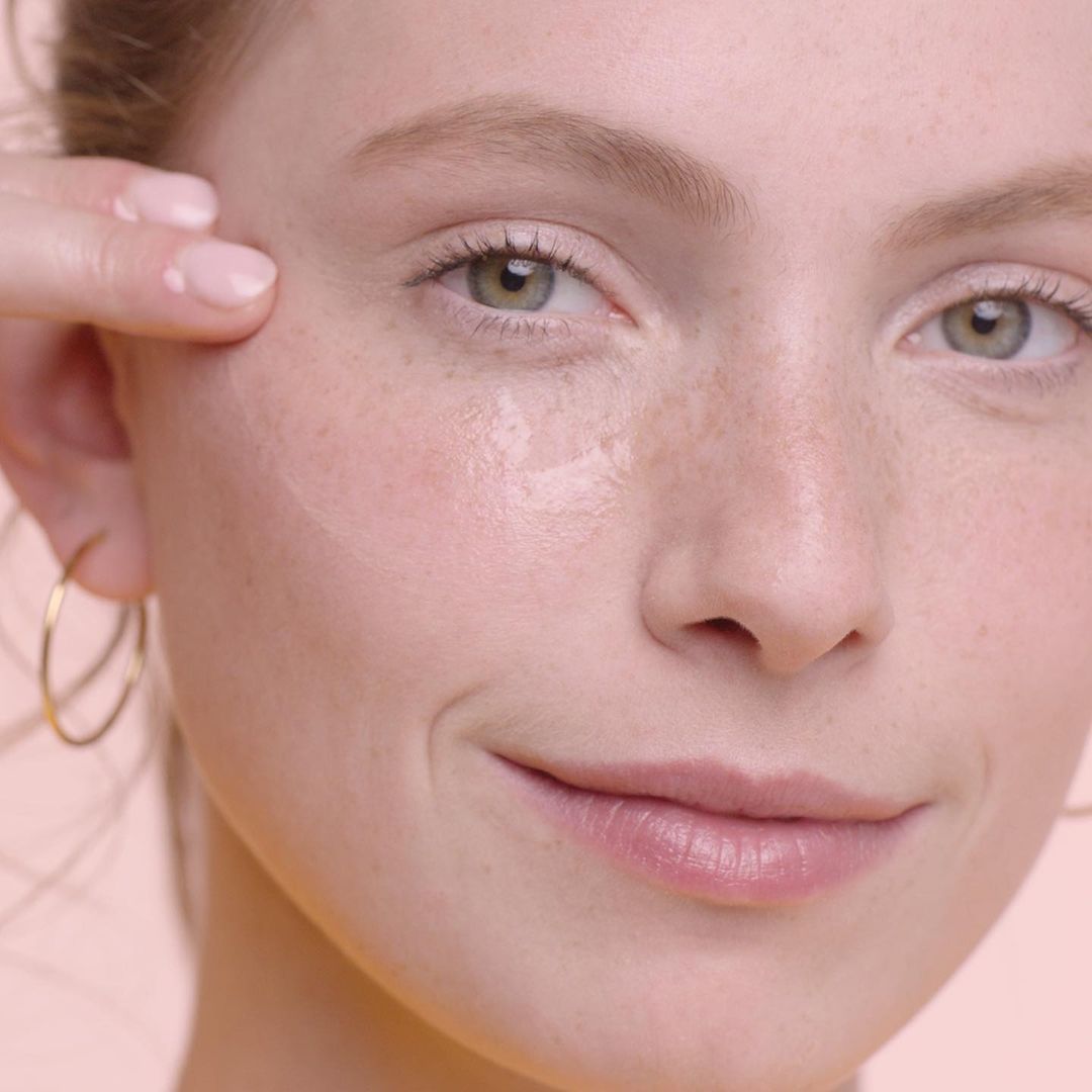 Lăn Dưỡng Mắt Simple Kind To Eyes Revitalising Eye Roll On
