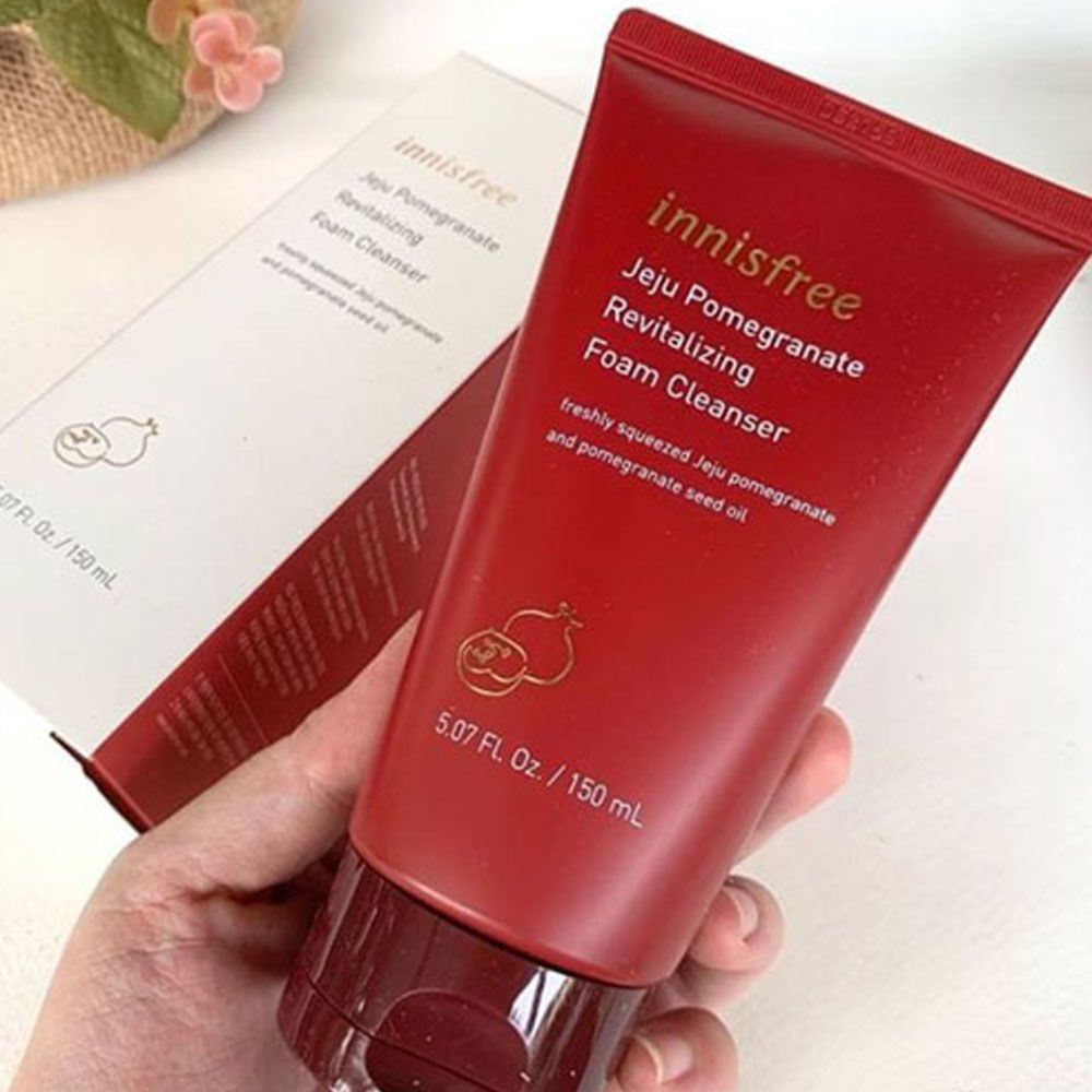 Sữa Rửa Mặt Dưỡng Trắng Da Innisfree Jeju Pomegranate Revitalizing