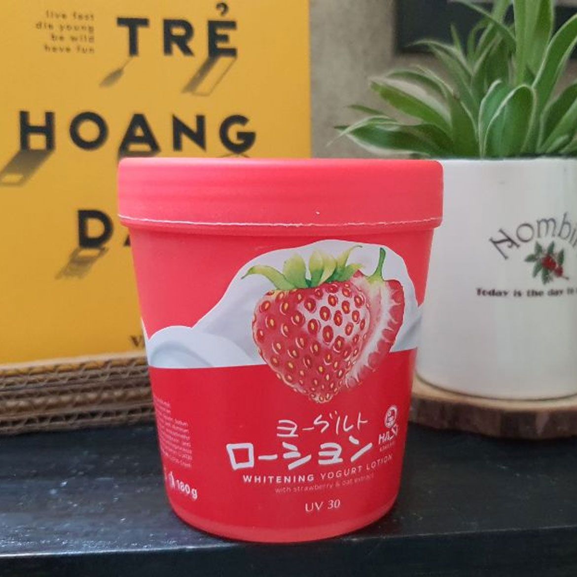 Dưỡng thể trắng da Hasi Kokeshi Yogurt Lotion