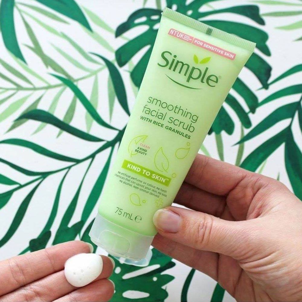 Tẩy Da Chết Simple Kind To Skin Smoothing Facial Scrub – 75ml