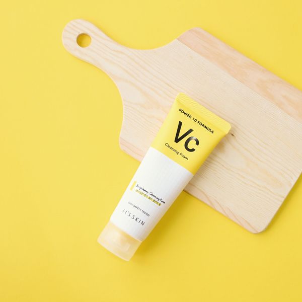 Sửa Rửa Mặt It's Skin Powder 10 Formula VC Cleansing Foam (120ml)-Tặng Kèm Son (không tích điểm)