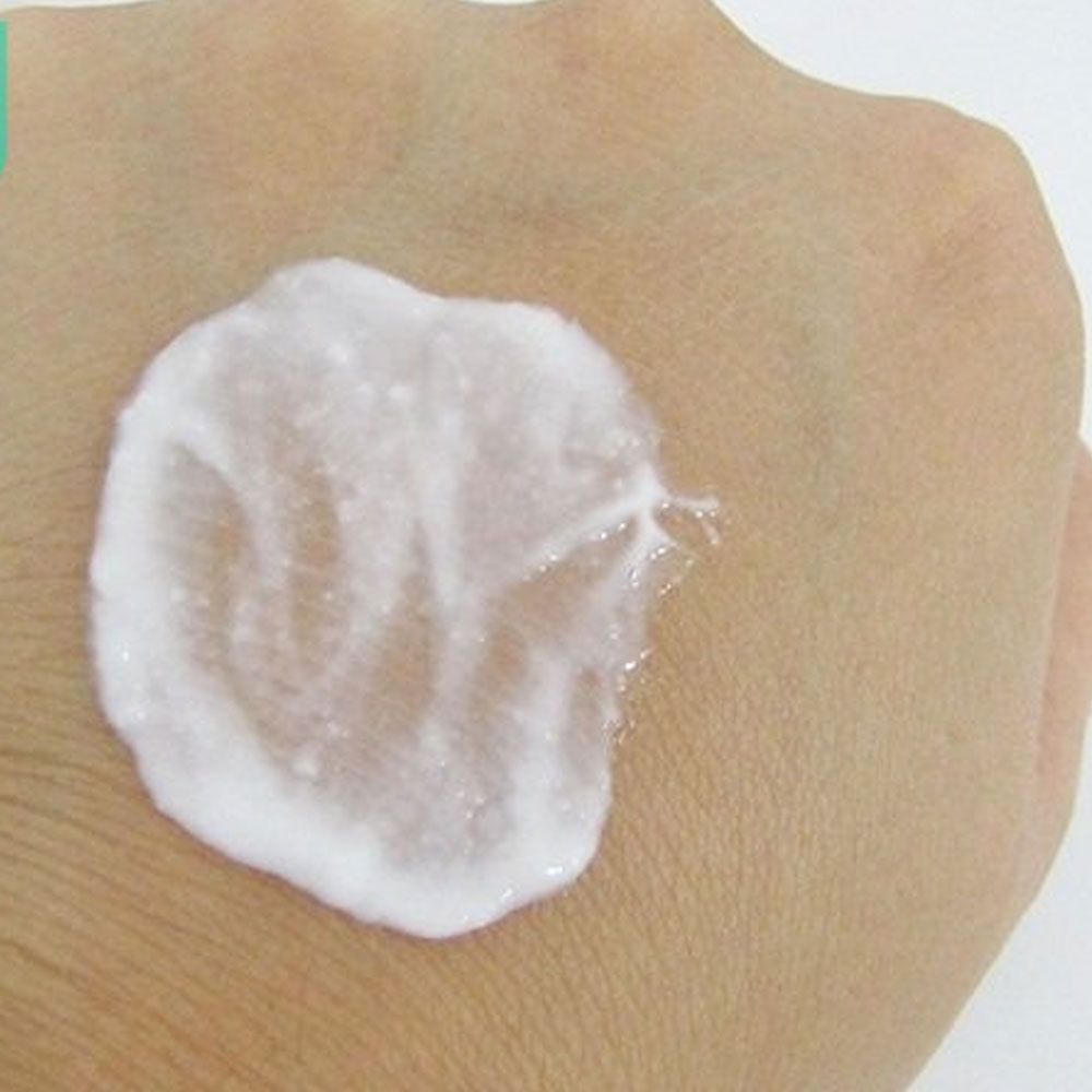 Tẩy Da Chết Simple Kind To Skin Smoothing Facial Scrub – 75ml