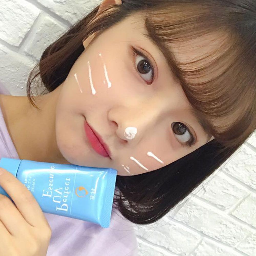 Kem chống nắng Senka Perfect UV Essence
