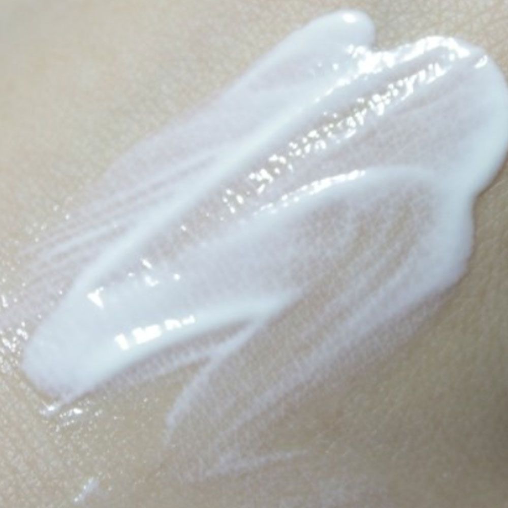 Kem chống nắng Senka Perfect UV Essence