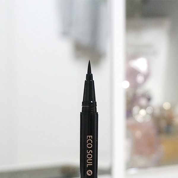 Bút Lông Kẻ Mắt The Saem Eco Soul Powerproof Tank Liner