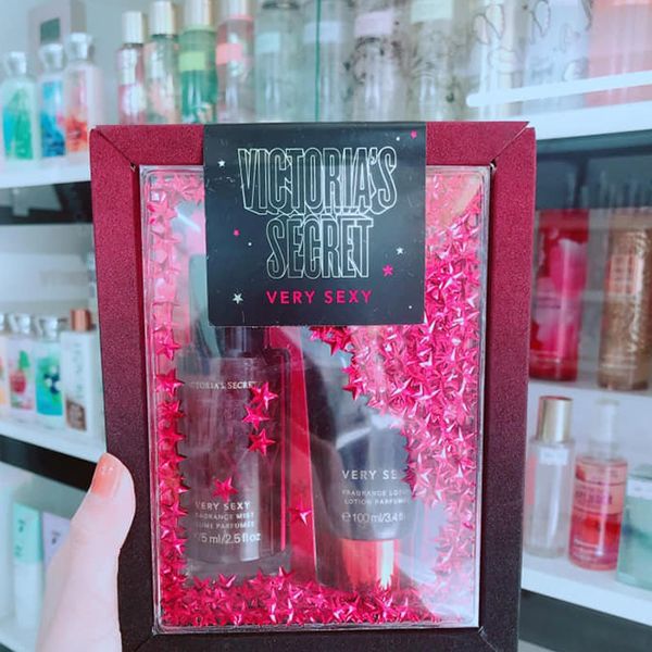 Bộ Dưỡng Thể Victoria’s Secret Very Sexy Mist & Lotion Gift Set