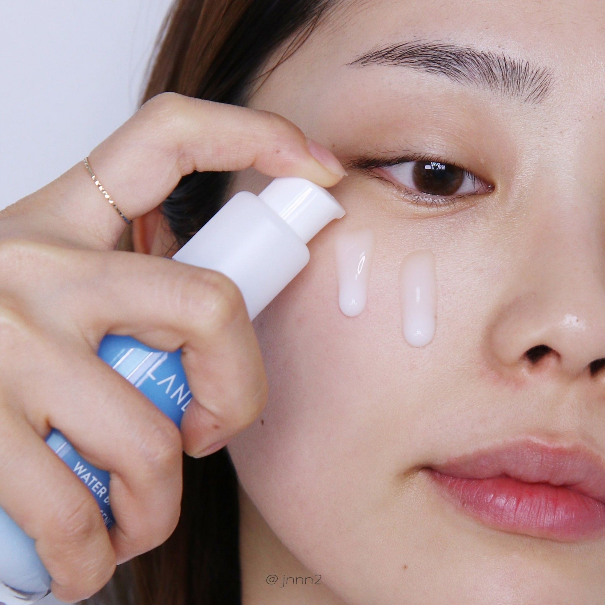 Tinh chất dưỡng ẩm Laneige Water Bank Hydro Essence Mini