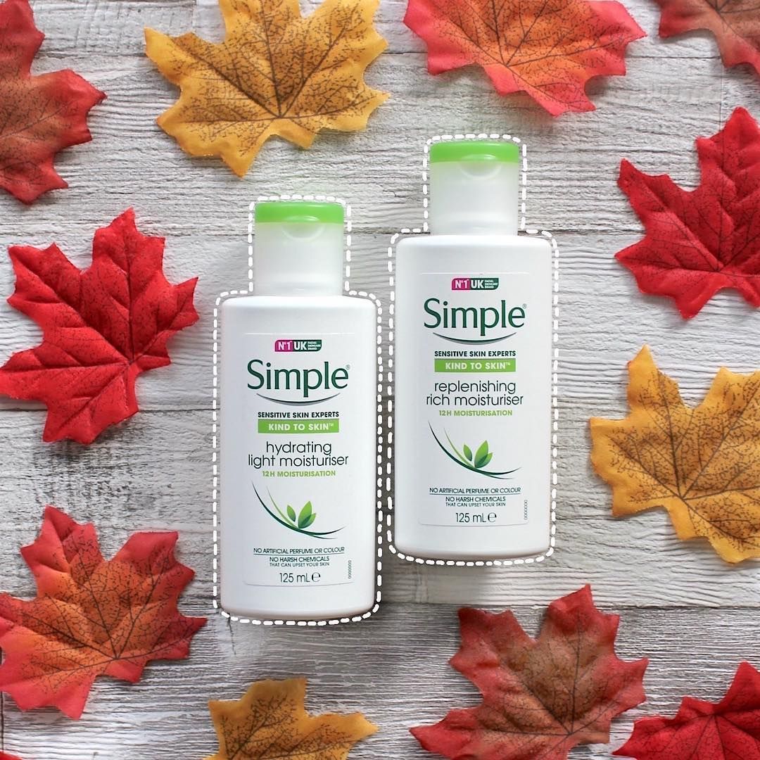 Kem Dưỡng Ẩm Simple Kind To Skin Hydrating Light Moisturiser 125ml
