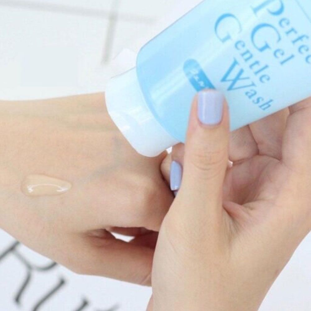 Gel Rửa Mặt Senka Perfect Gel Gentle Wash Tơ Tằm