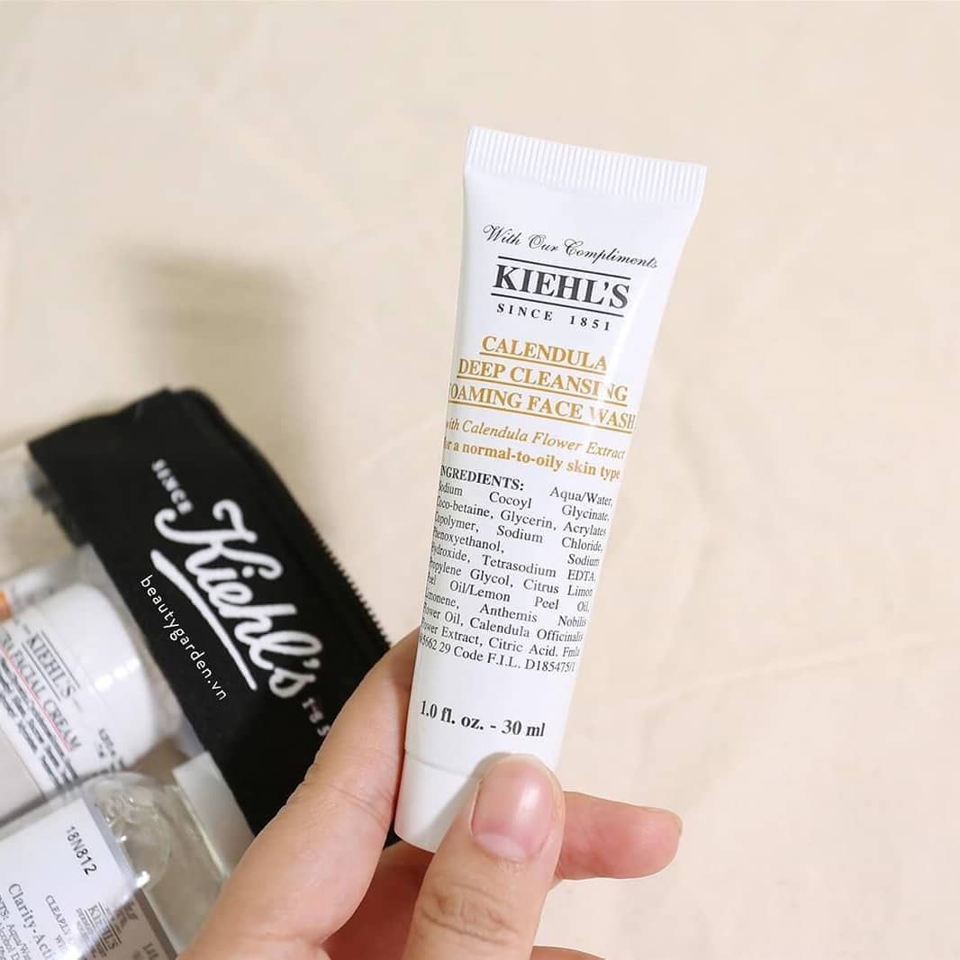 Sữa rửa mặt hoa cúc Kiehl's Calendula Deep Cleansing Foaming Face Wash 30ml