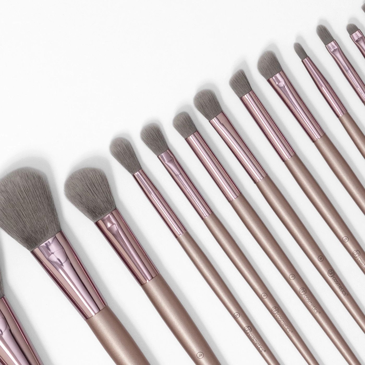  Bộ Cọ 15 Cây Kèm Túi BH COSMETICS Lavish Elelgance 15 Piece Brush Set With Bag 