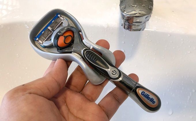  Bộ Dao Cạo 5 Lưỡi GILLETTE Fusion 5+1 Có Pin (Tặng kèm 1 dao cạo) 