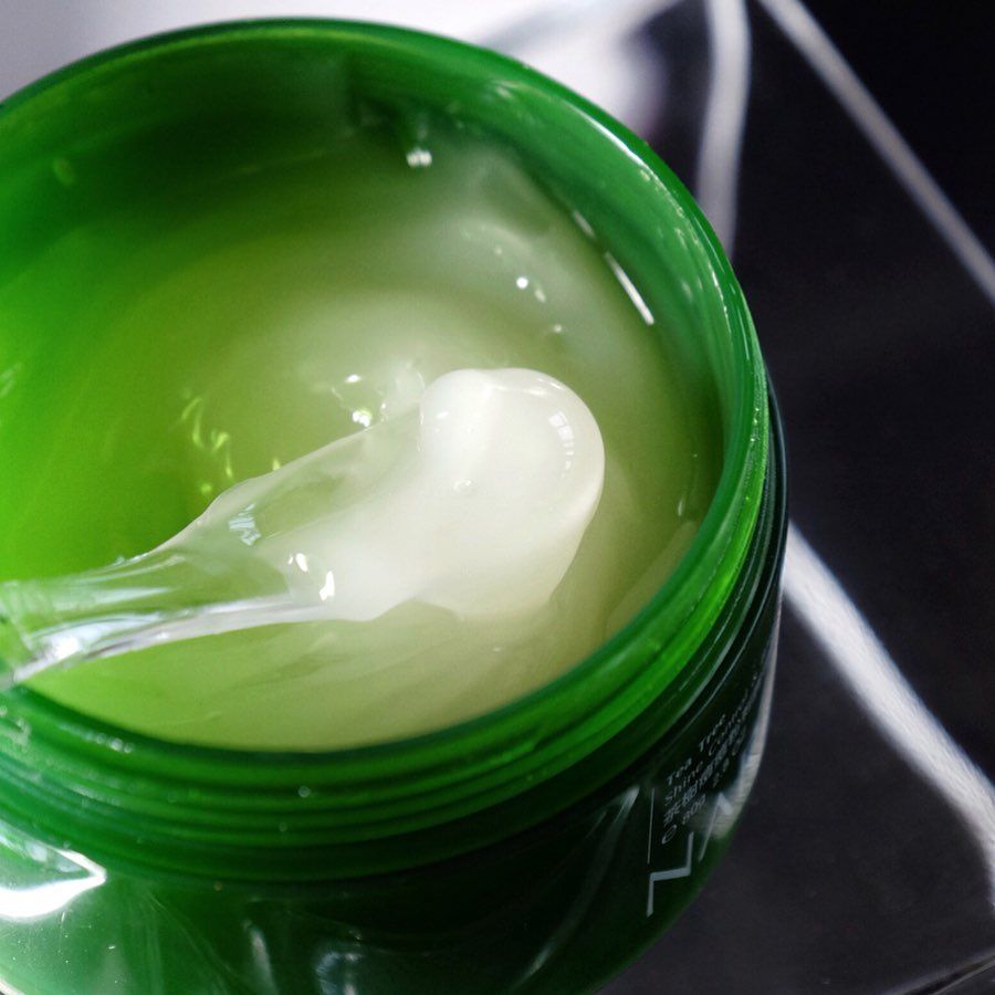 Mặt Nạ Ngủ Trị Mụn NARUKO Tea Tree Shine Control & Blemish Clear Night Gelly