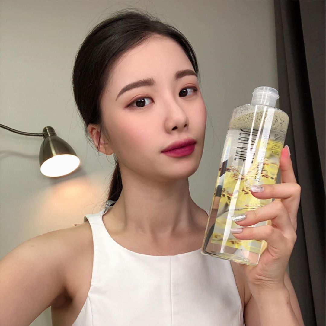 Nước Tẩy Trang Kháng Khuẩn Derladie Cleansing Water Witch Hazel 500ml (không tích điểm)