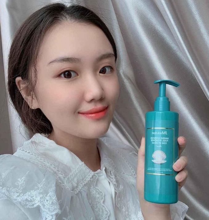 Sữa Tắm Nâng Tông Da JMsolution Glow Luminous Flower In-Shower Tone Up Cream (300ml)