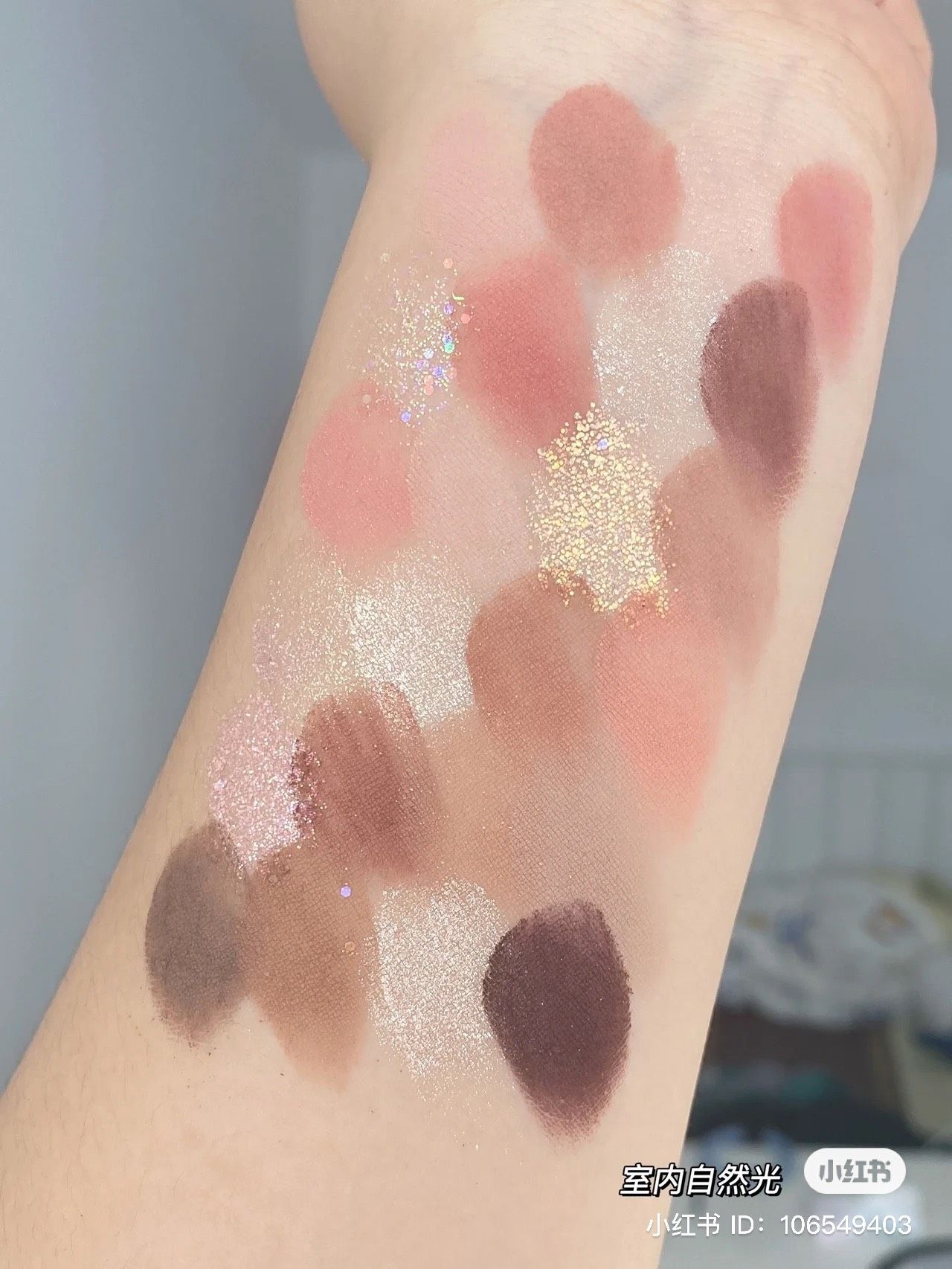 Bảng Phấn Mắt 25 ô GOGO TALES Back To Reality/Make Yourself Priority Play Color Eyeshadow Pallete Nội Địa Trung