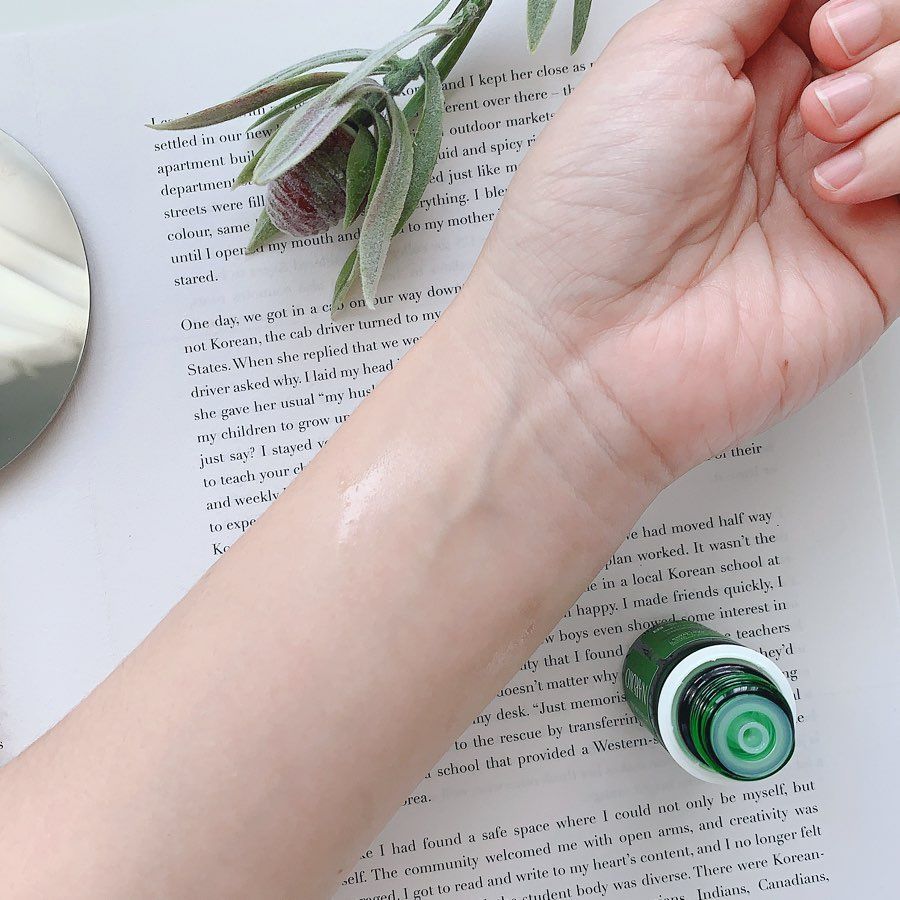 Tinh Dầu Trị Mụn Naruko Tea Tree Purifying Essential Oil 10ml