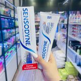  Kem Đánh Răng Đa Năng Trắng Răng + Khỏe Nướu Sensodyne Brilliant Whitening Sensitivity Protection - 135ml 