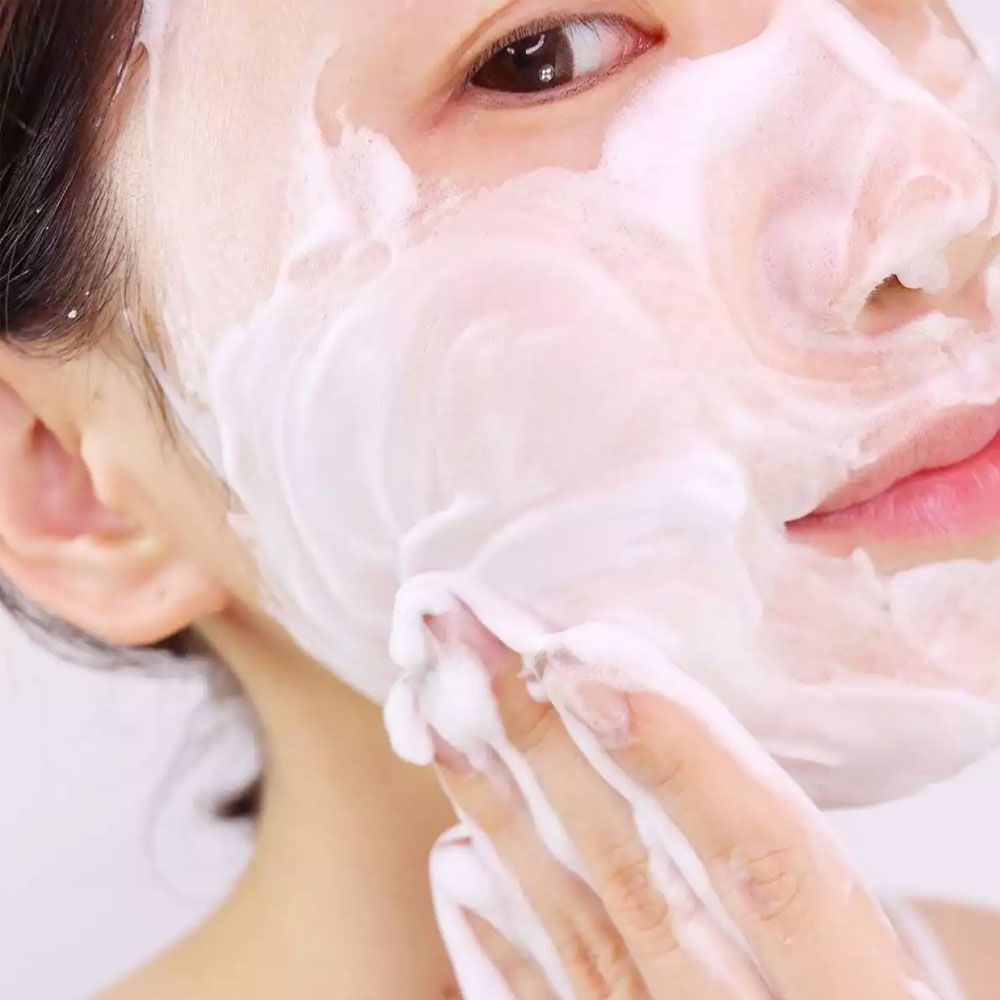 Sữa Rửa Mặt Dưỡng Trắng Da Innisfree Jeju Pomegranate Revitalizing