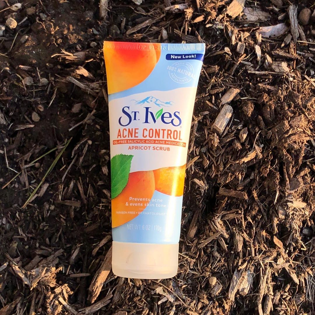 Tẩy tế bào chết da mặt St.Ives Scrub
