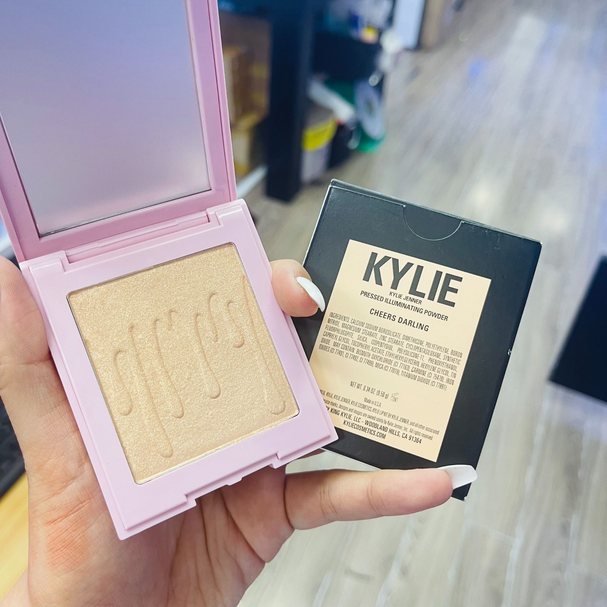  Phấn Bắt Sáng Highlighter KYLIE Pressed Illuminating Powder 