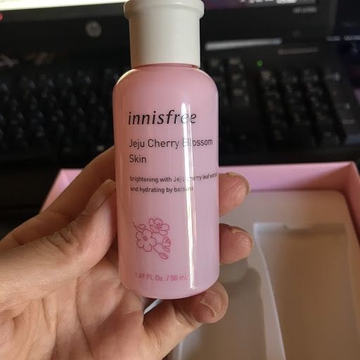Nước hoa hồng Innisfree Jeju Cherry Blossom Skin (Fullsize + Minisize)