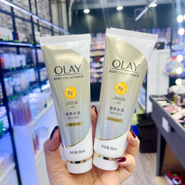  (Mẫu Mới) Sữa Dưỡng Thể Căng Bóng Trắng Da OLAY B3+ Vitamin E Body Cellscience Đài Loan- 90ml 