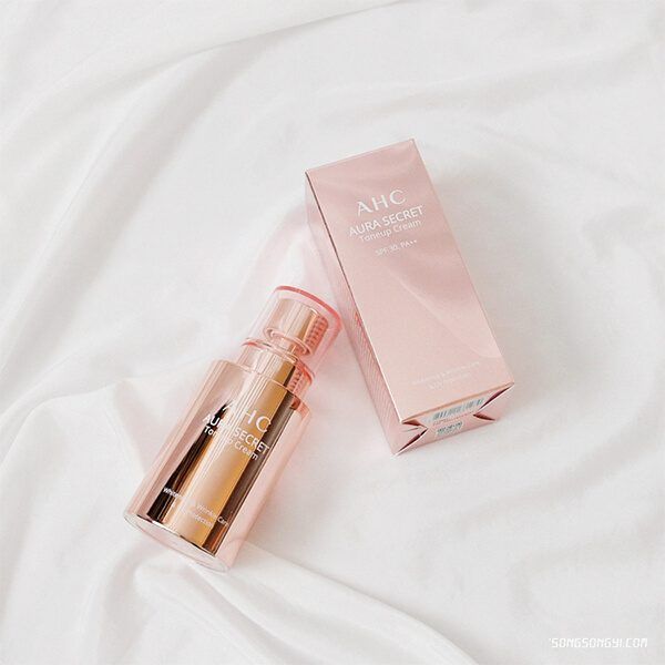 Kem Dưỡng Da Trắng Hồng AHC Aura Secret Tone Up Cream