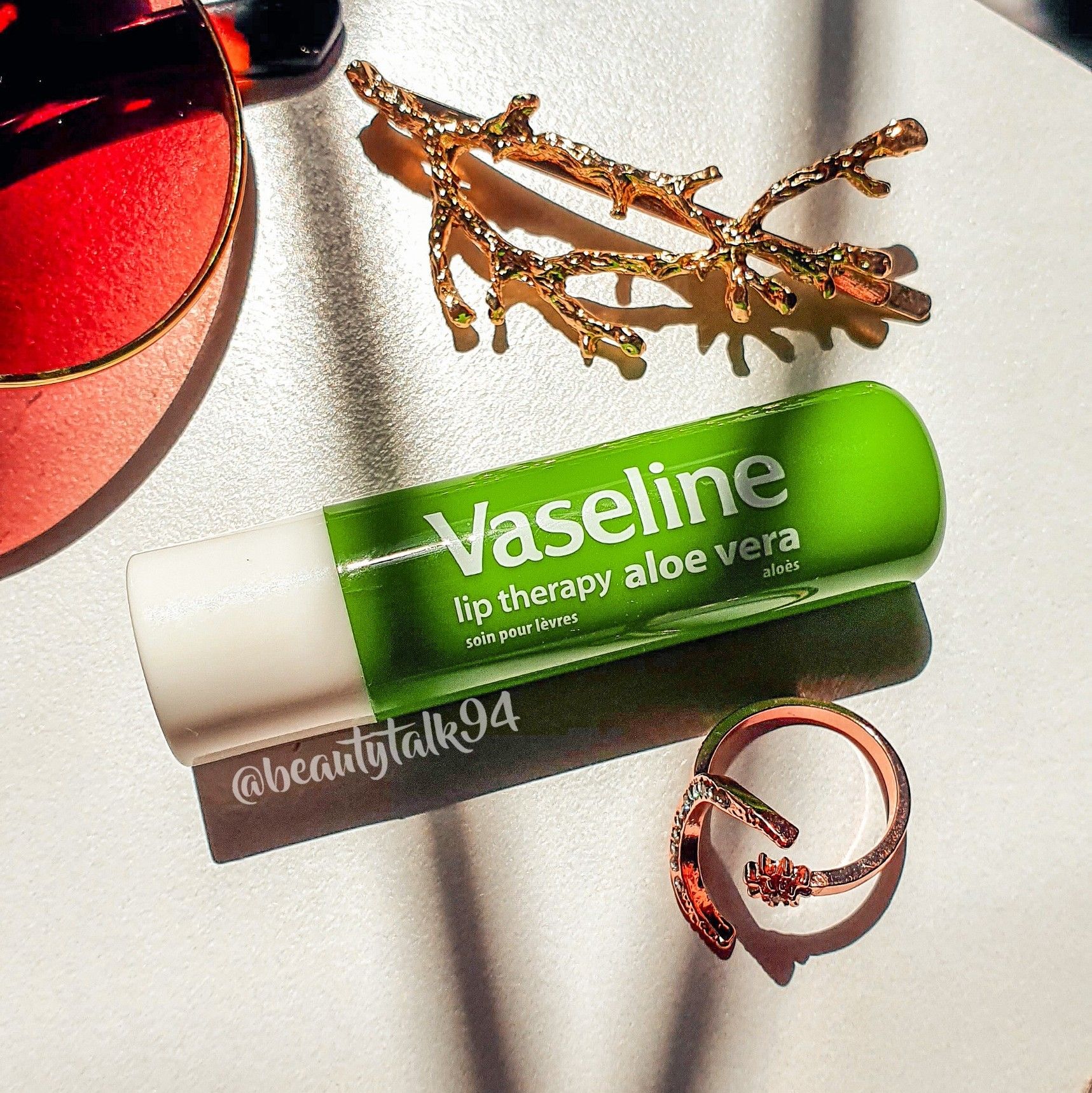 Son Dưỡng Vaseline Lip Therapy Balm Sticks
