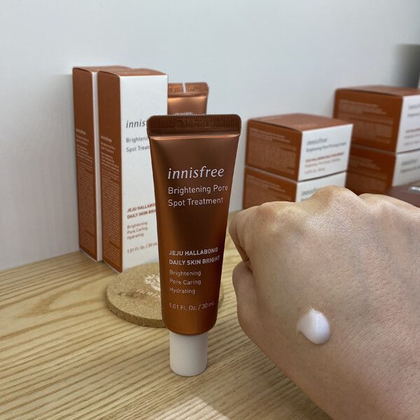 Tinh Chất Đặc Trị Dưỡng Trắng, Mờ Thâm, Nám, Chăm Sóc Lỗ Chân Lông Innisfree Brightening Pore Spot Treatment 30ml (HALLABONG)