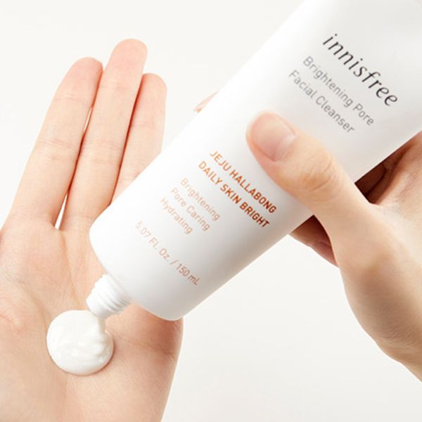 Sữa Rửa Mặt Tạo Bọt Làm Sáng Da, Chăm Sóc Lỗ Chân Lông Innisfree Brightening Pore Facial Cleanser 150ml (HALLABONG)