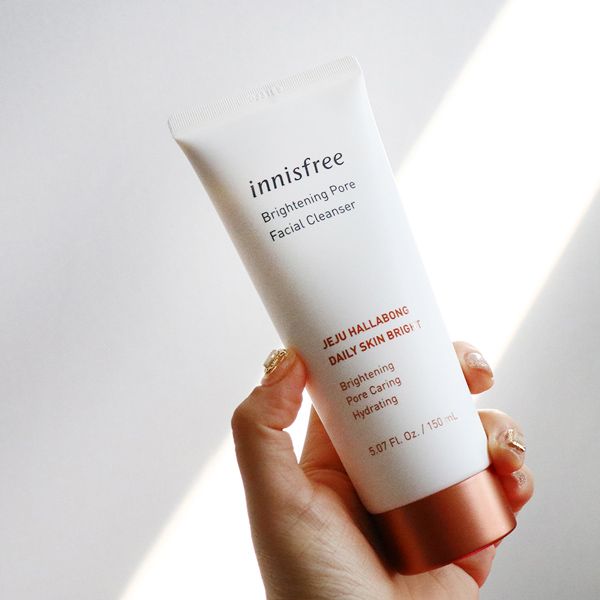 Sữa Rửa Mặt Tạo Bọt Làm Sáng Da, Chăm Sóc Lỗ Chân Lông Innisfree Brightening Pore Facial Cleanser 150ml (HALLABONG)