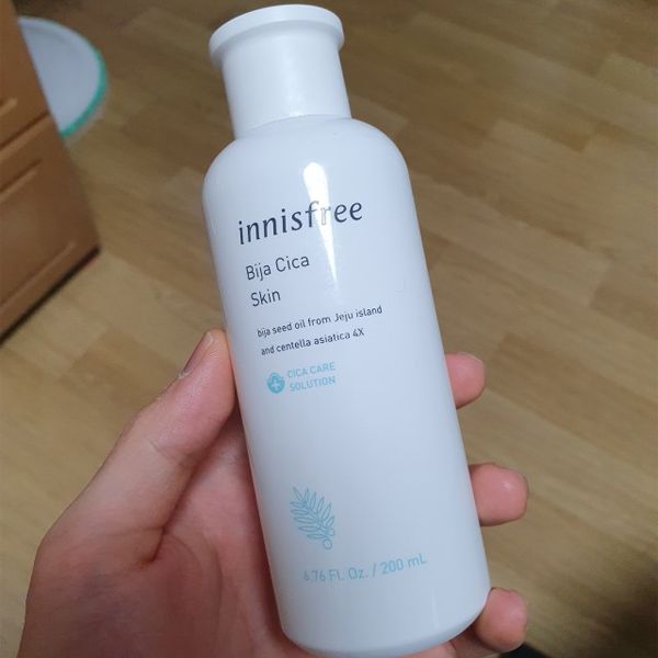 Nước Hoa Hồng Không Cồn Giúp Làm Dịu Và Dưỡng Ẩm Cho Làn Da Mụn Innisfree Bija Cica Skin 200ml