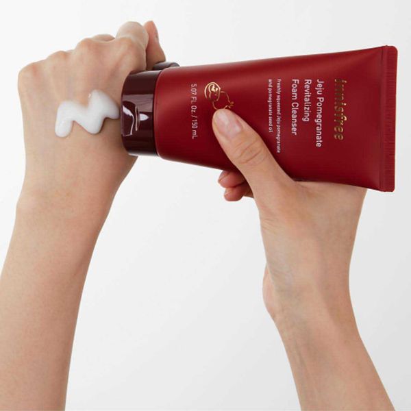 Sữa Rửa Mặt Innisfree Jeju Pomegranate Revitalizing Foam Cleanser 80ml