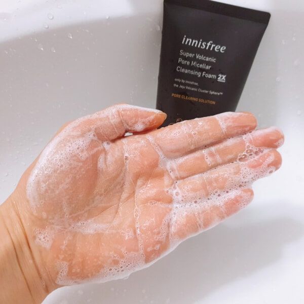 Sữa Rửa Mặt Tạo Bọt Làm Sạch Sâu Chứa Tro Núi Lửa Innisfree Super Volcanic Pore Micellar Cleansing Foam 2X 150ml