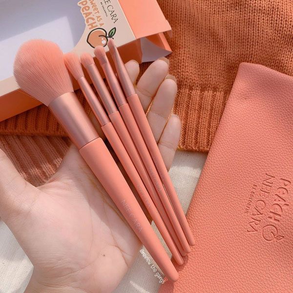 Bộ Cọ Nee Cara Peach 5 Piece Blush Set N615