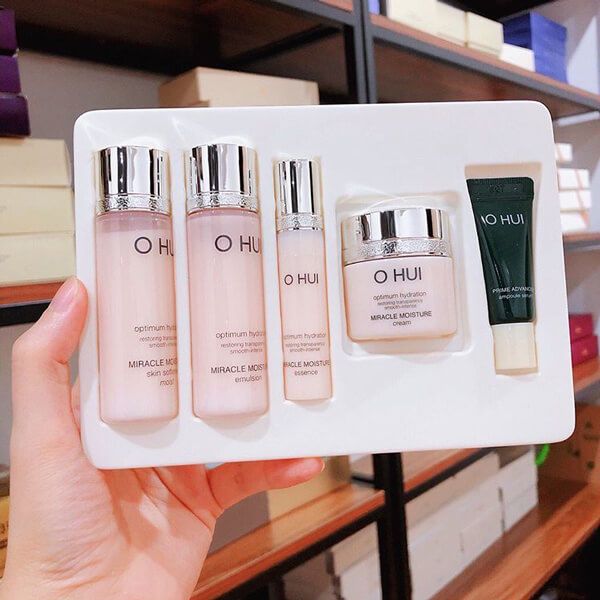 Bộ Dưỡng Ẩm Da Cao Cấp Ohui Hồng Miracle Moisture Special Set