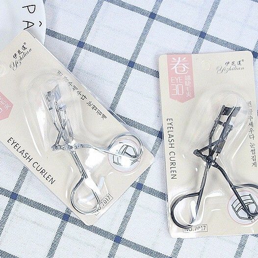 Kẹp Bấm Mi Yizhilian Eyelash Curlen Đen NĐT