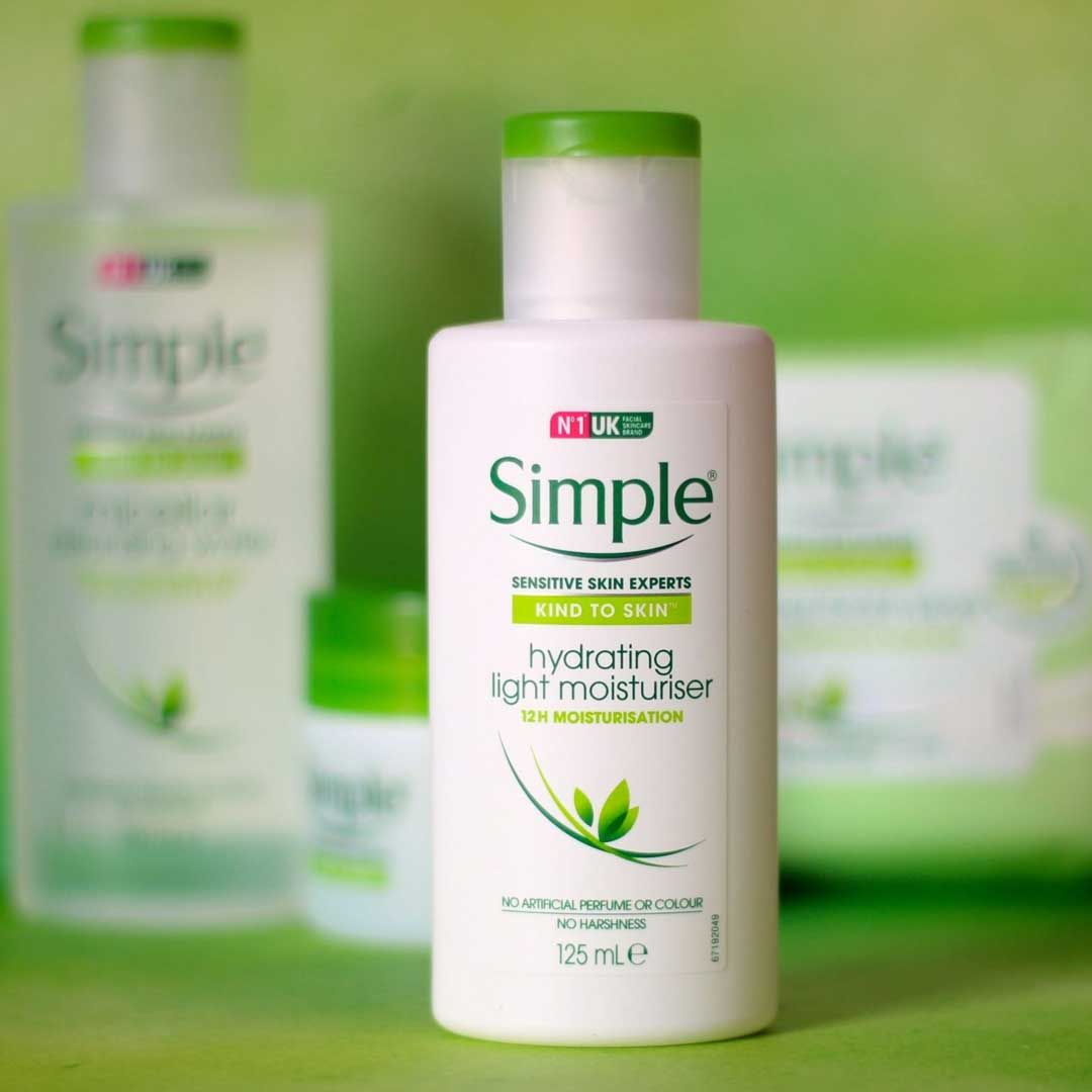 Kem Dưỡng Ẩm Simple Kind To Skin Hydrating Light Moisturiser 125ml