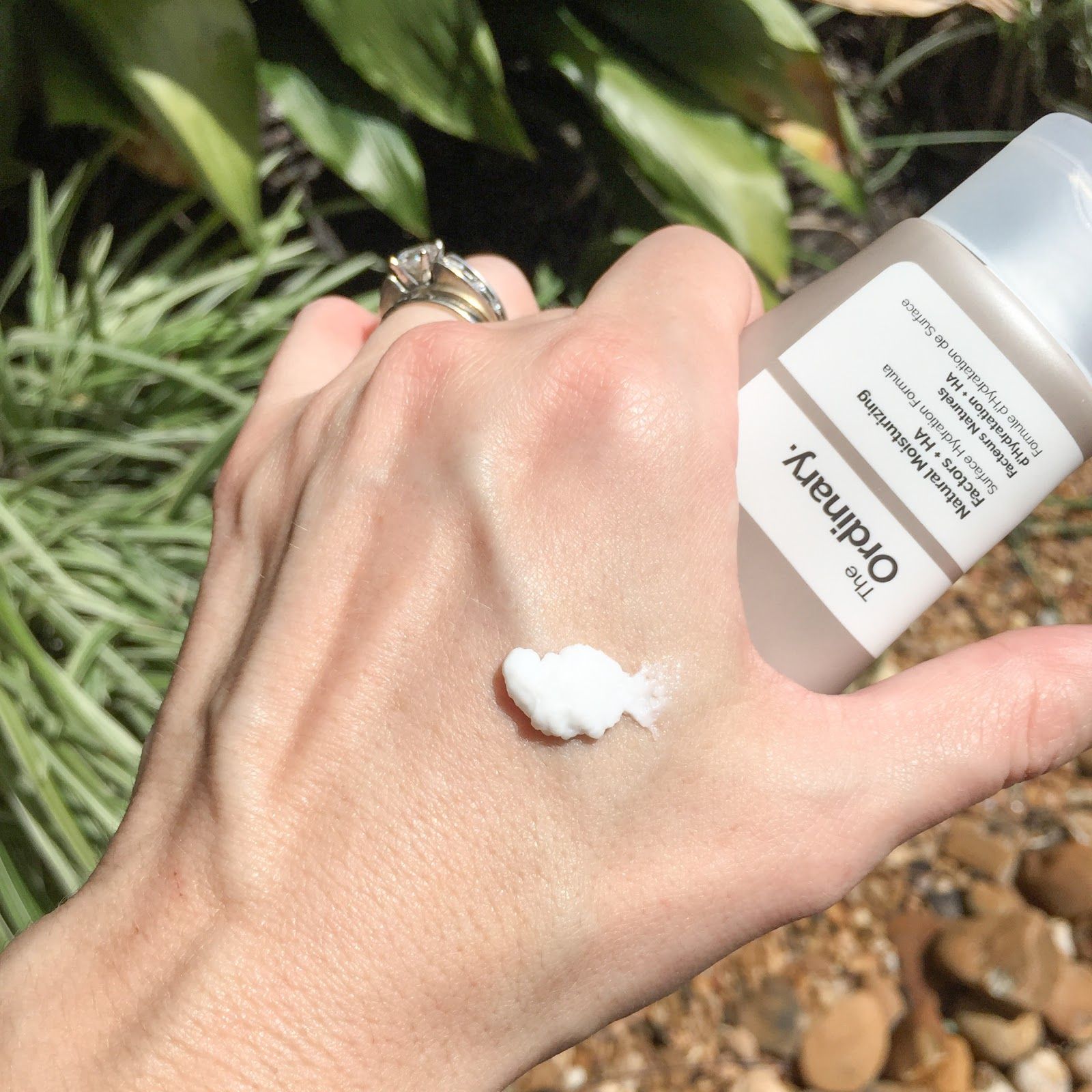 Kem Dưỡng Ẩm The Ordinary Natural Moisturising Factors + HA 100ml
