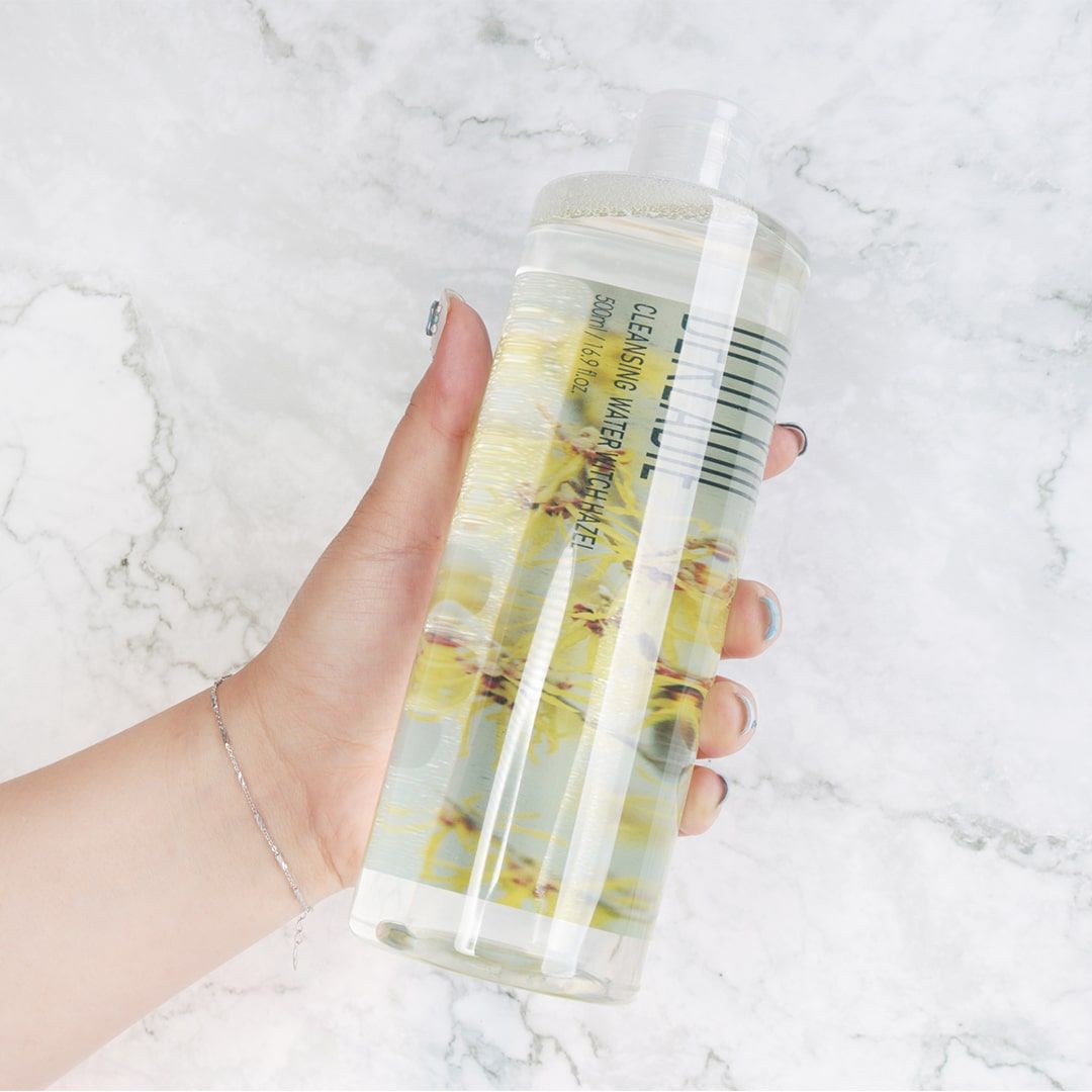 Nước Tẩy Trang Kháng Khuẩn Derladie Cleansing Water Witch Hazel 500ml (không tích điểm)