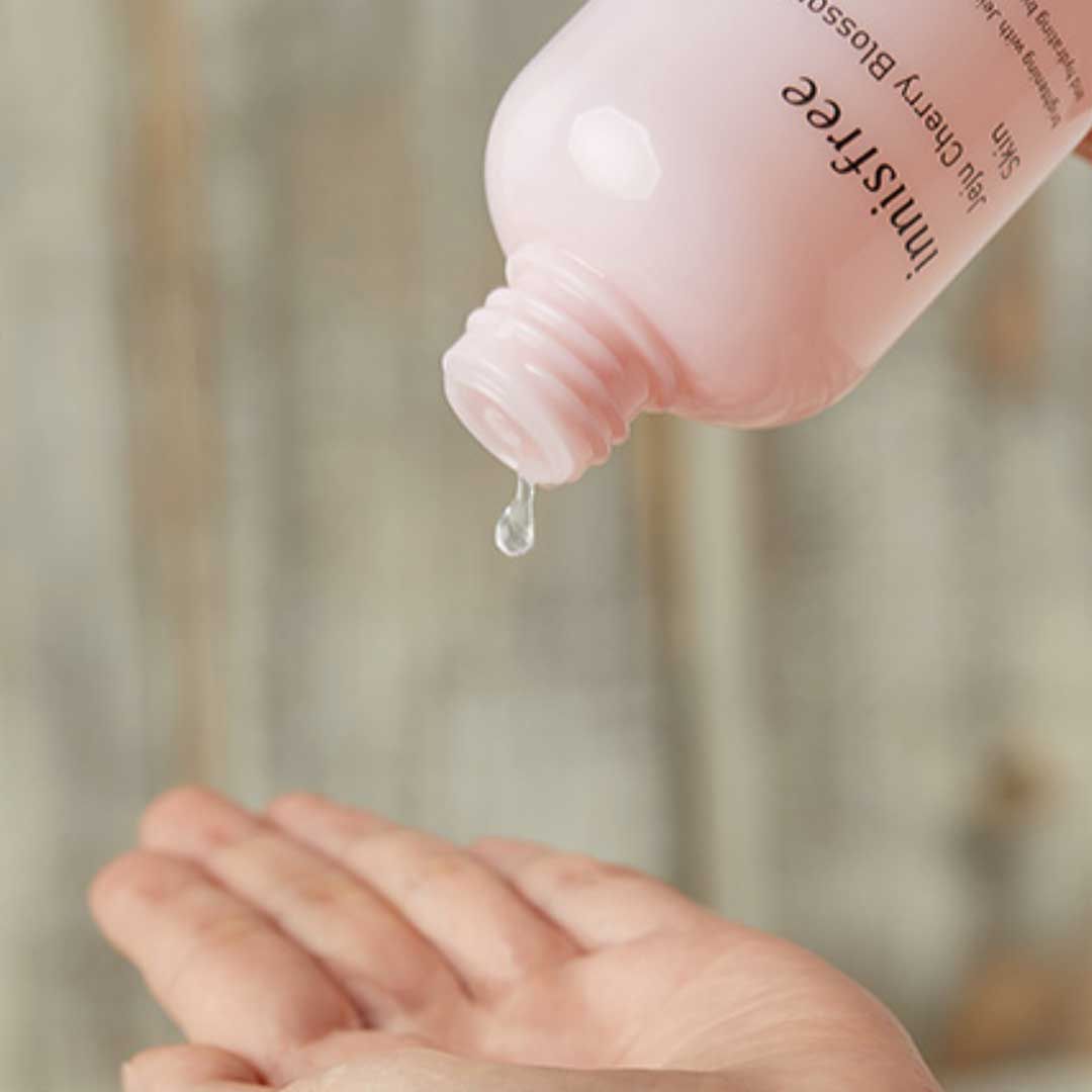 Nước hoa hồng Innisfree Jeju Cherry Blossom Skin (Fullsize + Minisize)