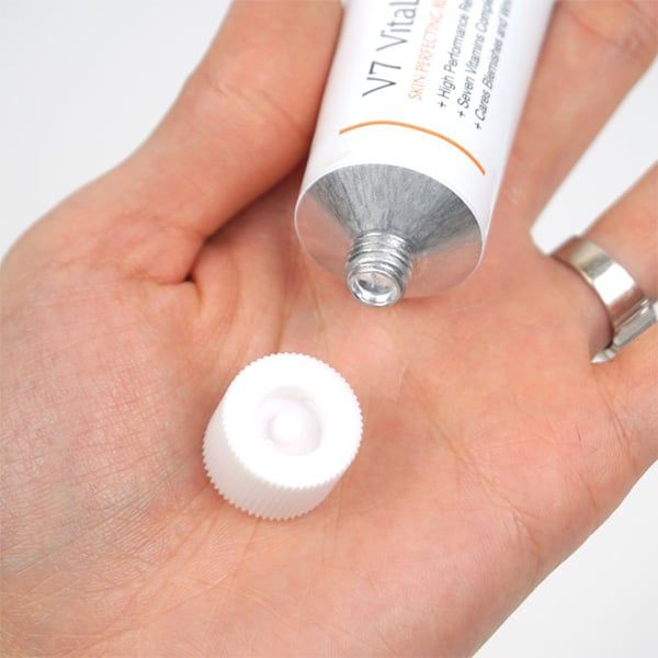 Kem Dưỡng Làm Mờ Đốm Nâu Dr.Jart+ V7 Vitalaser 2.1