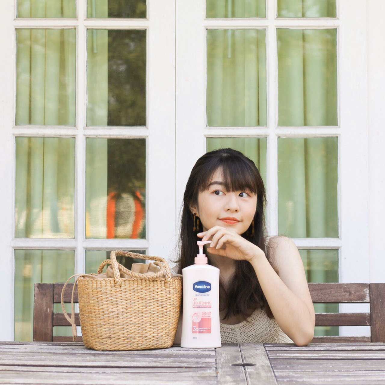 Kem Dưỡng Trắng Da Toàn Thân Vaseline Healthy - 725ml