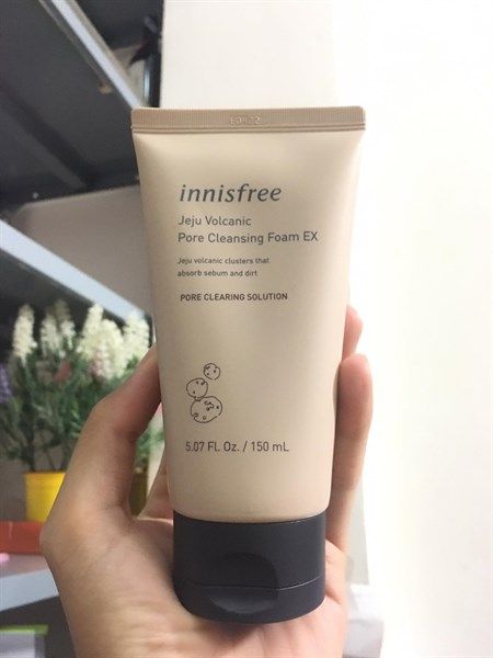 Sữa rửa mặt tro núi lửa Innisfree