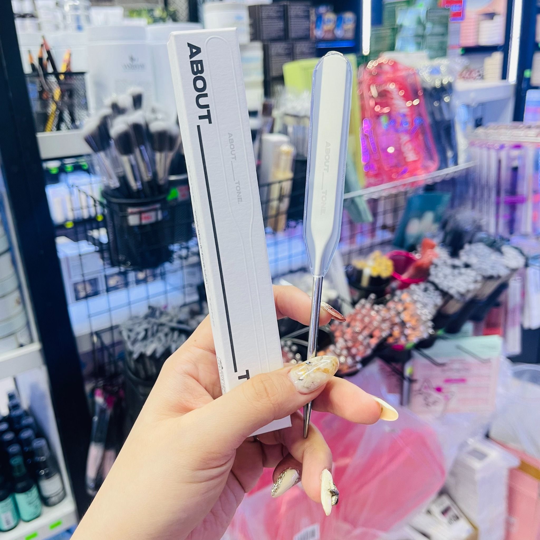  Thanh Trộn Dàn Kem Nền Mỏng Mịn ABOUT TONE Make Up Spatula 