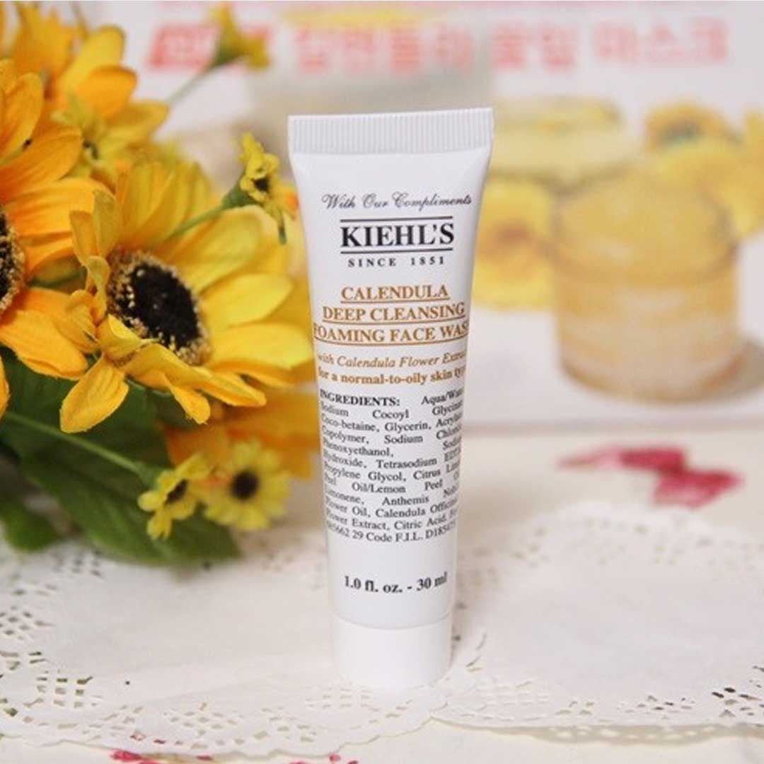 Sữa rửa mặt hoa cúc Kiehl's Calendula Deep Cleansing Foaming Face Wash 30ml
