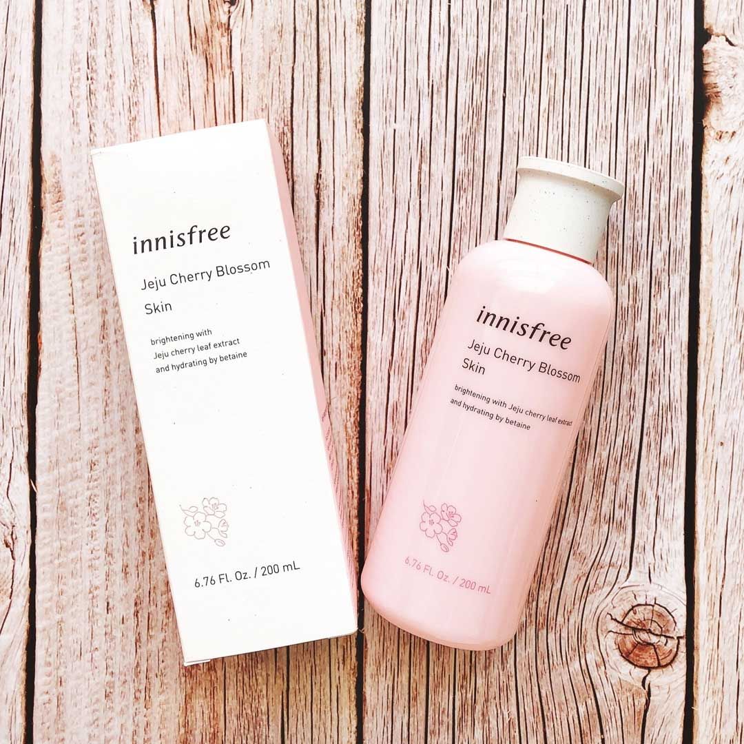 Nước hoa hồng Innisfree Jeju Cherry Blossom Skin (Fullsize + Minisize)