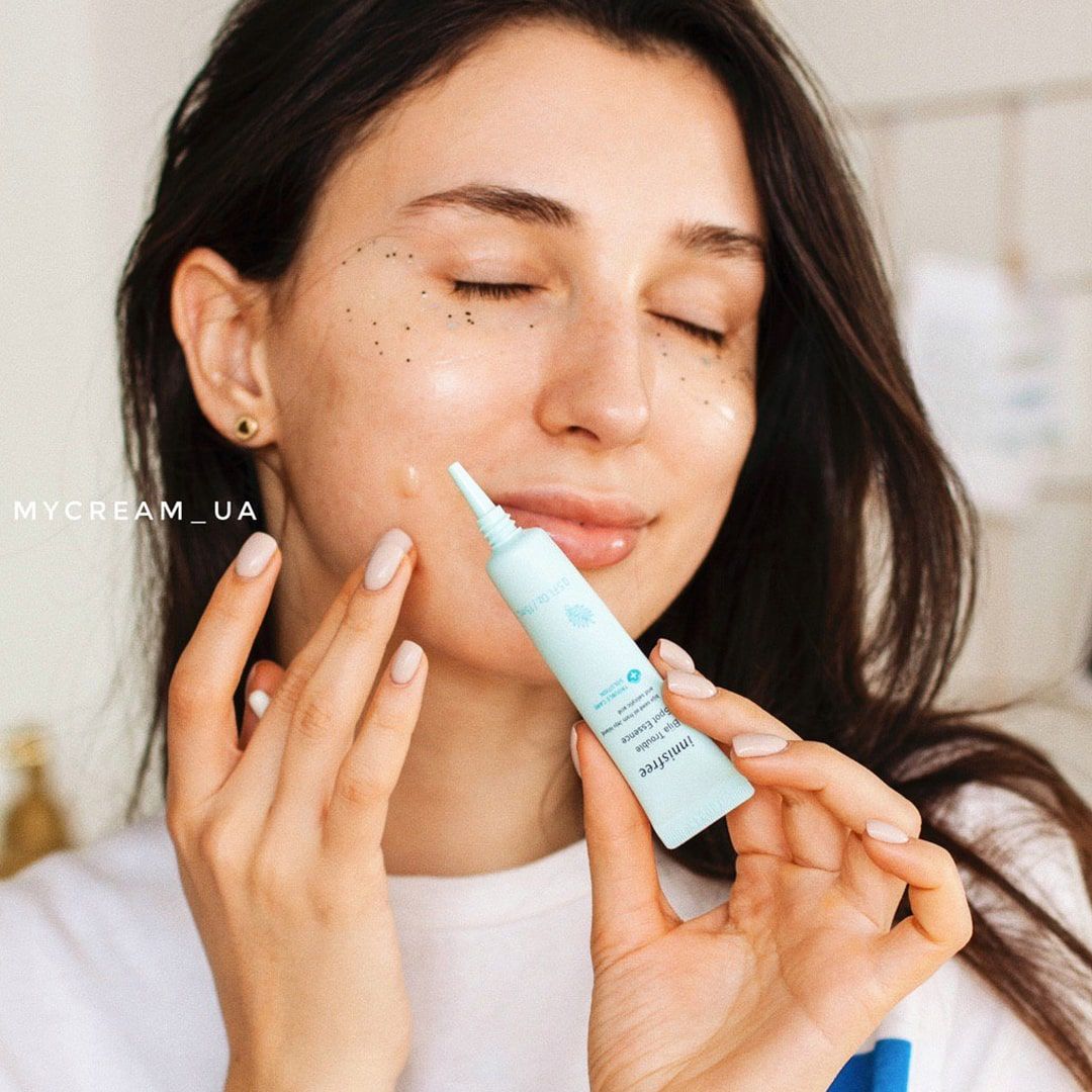 Tinh chất Trị Mụn Innisfree Bija Trouble Spot Essence